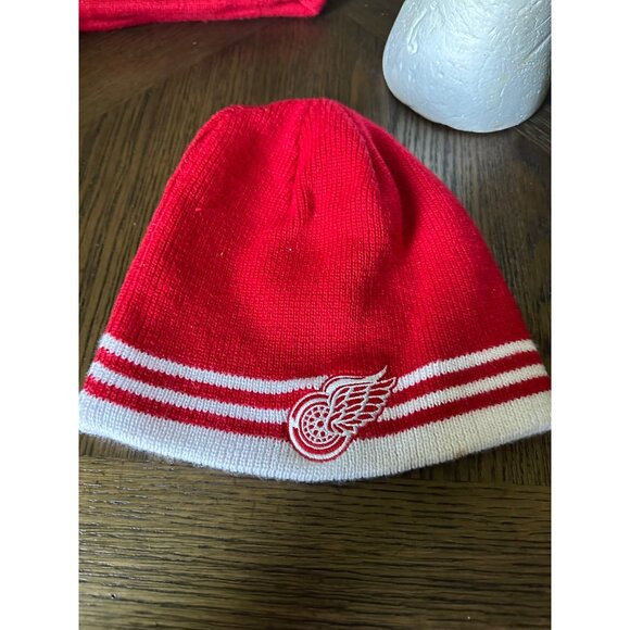 Detroit Red Wings Knit Beanie Hat Red & White Stripes Logo Embroidery Adult Size - Picture 2 of 4